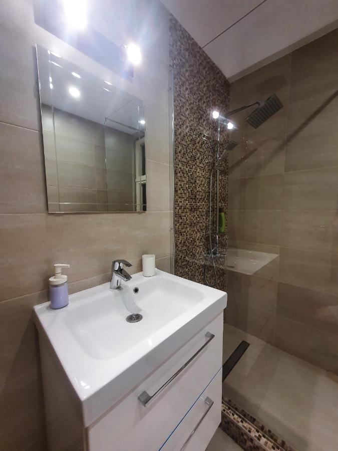 Charming Studio With City View Бухарест Экстерьер фото
